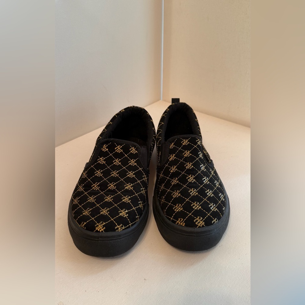 Rocawear Women Black and Gold Slip-On Sneakers